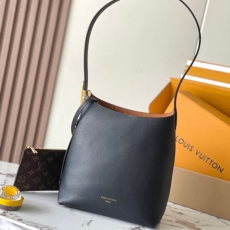 Louis Vuitton Hobo Bags